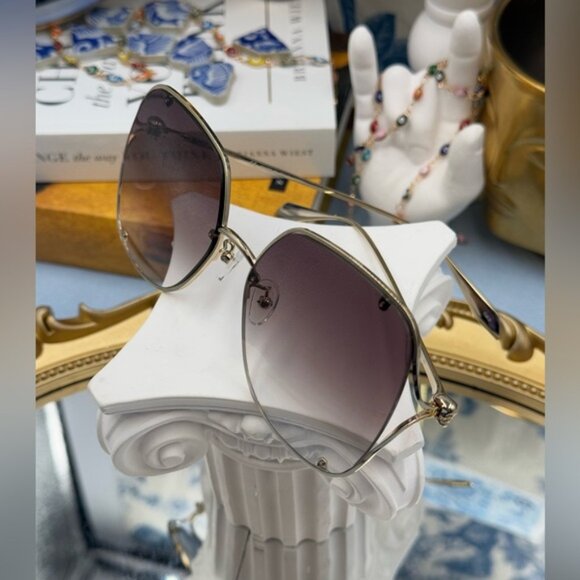 🆕 ALEXANDER MCQUEEN 🧿 NWOT AM0366S002 Gold Wire Rimmed Butterfly Shape Glasses - Picture 8 of 16